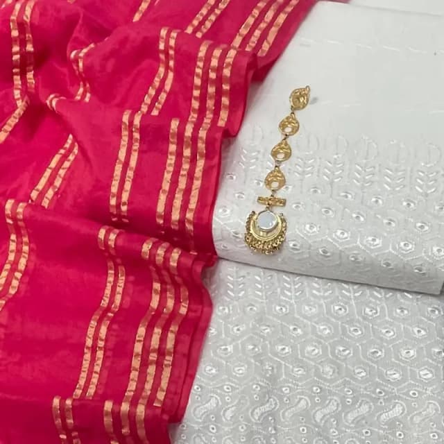 3 Pcs Women's Unstitched Lawn Embroidered Suit