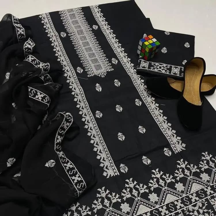 3 Pcs Women's Unstitched Lawn Embroidered Suit
